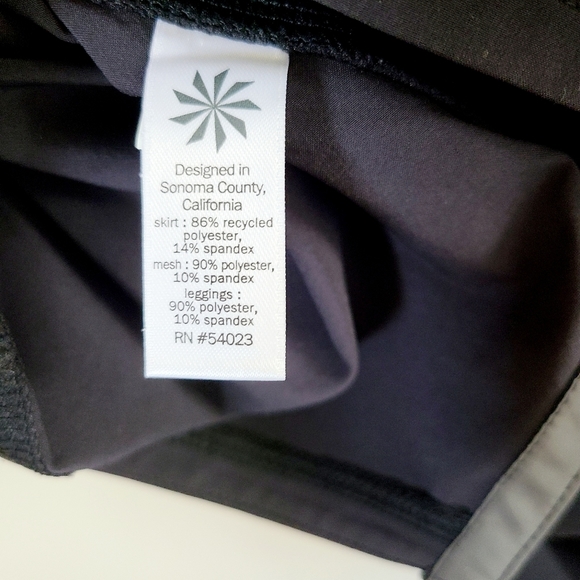 Athleta Reflective Powder Peak 2 in 1 Athletic Pants Skirted Leggings XS 349332. - Picture 12 of 12